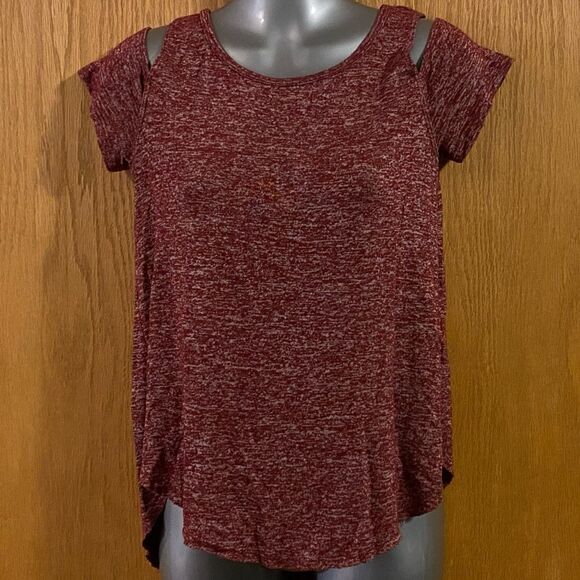 Hollister Tops - Hollister Short Sleeved Open Shoulder Shirt, size S. (S106)